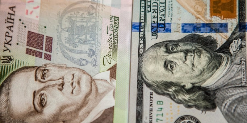 Курс валют НБУ. Напередодні Нового року долар та євро впевнено йдуть вгору